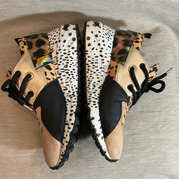 STEVE MADDEN Sz 7 Cliff Animal Print Cow Hair Lace Up Gold  Accent Sneakers - Picture 5 of 9